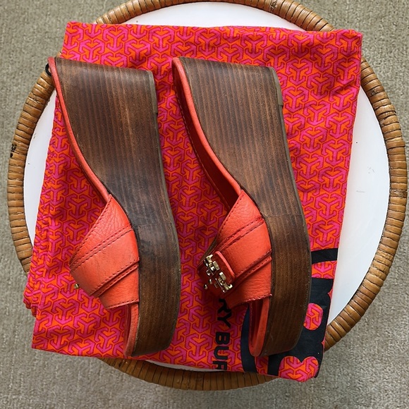 TORY BURCH PLATFORM SANDALS SIZE 8.5 M - Picture 2 of 3